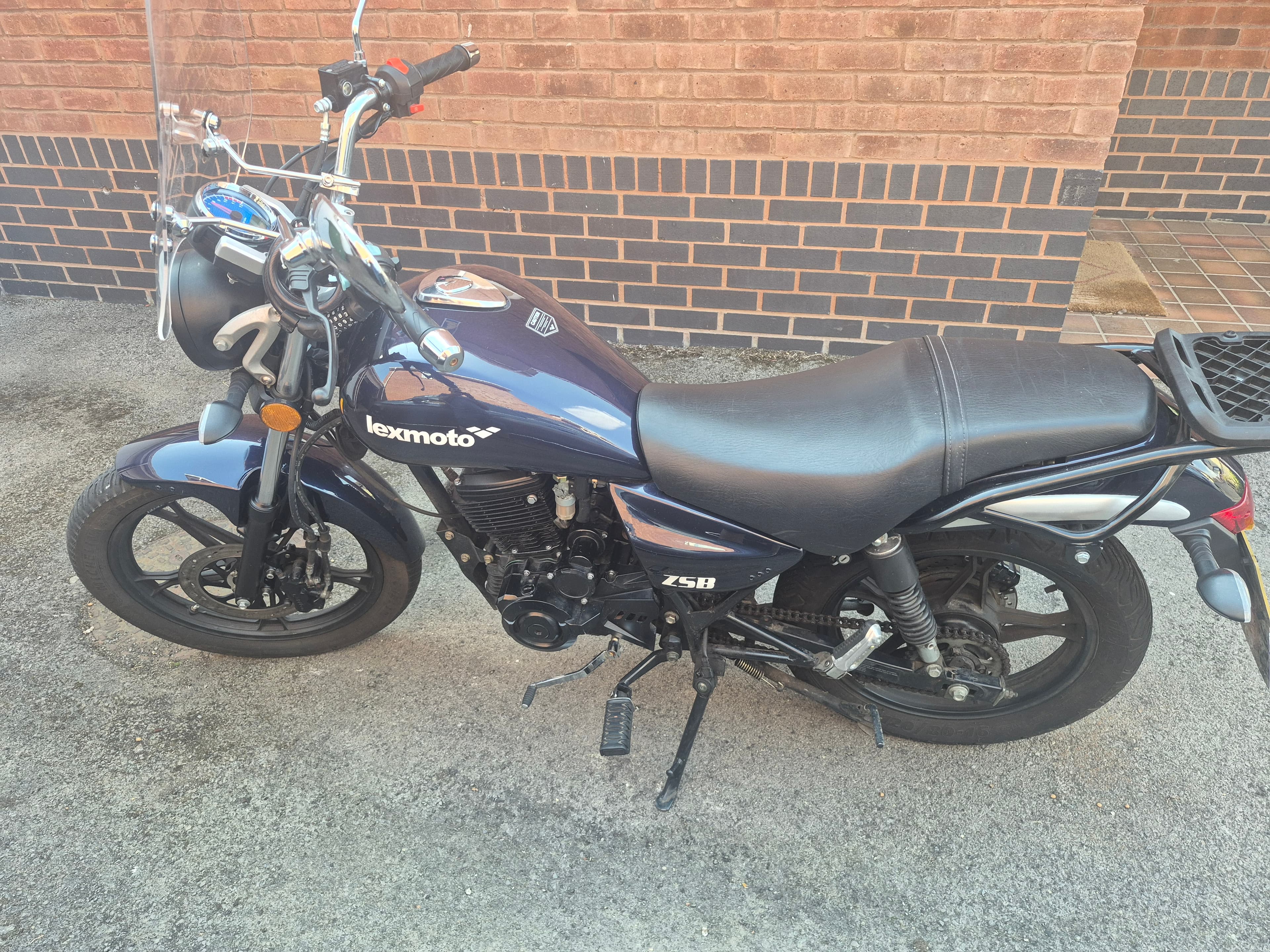 Lexmoto ZSB 125 EFi SK 125-8 E4