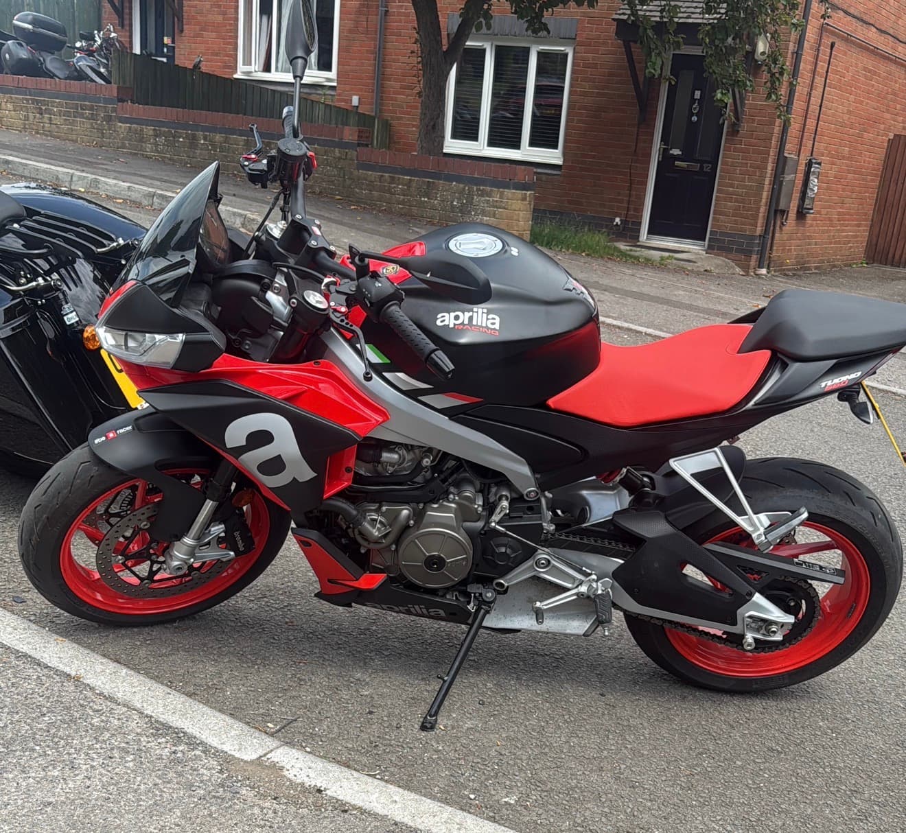 Aprilia TUONO 660