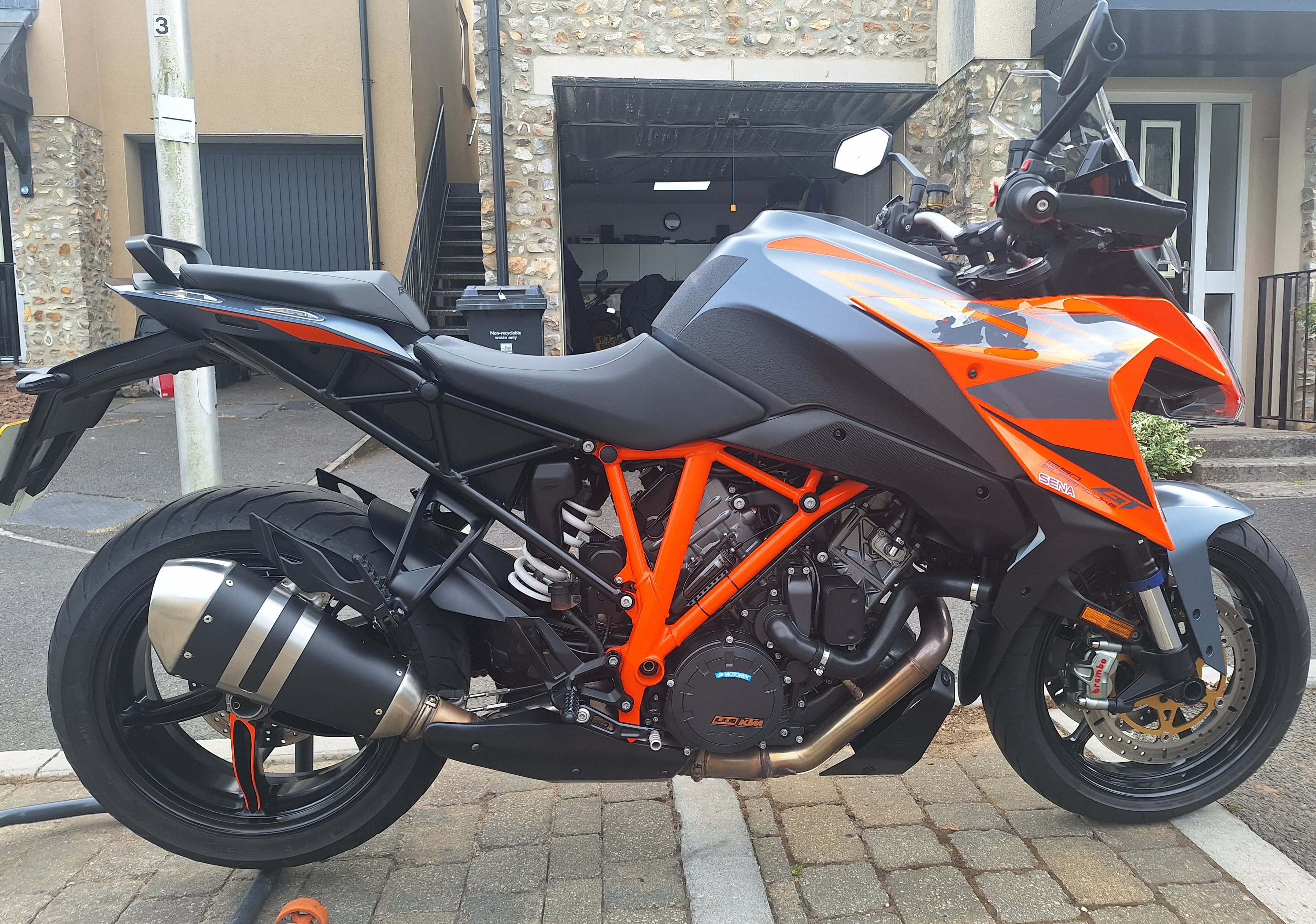 Ktm 1290 SUPERDUKE GT 22